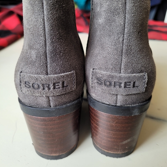 Like new Womens Sorel "Cate cut in and out" Waterproof boot - Picture 4 of 5